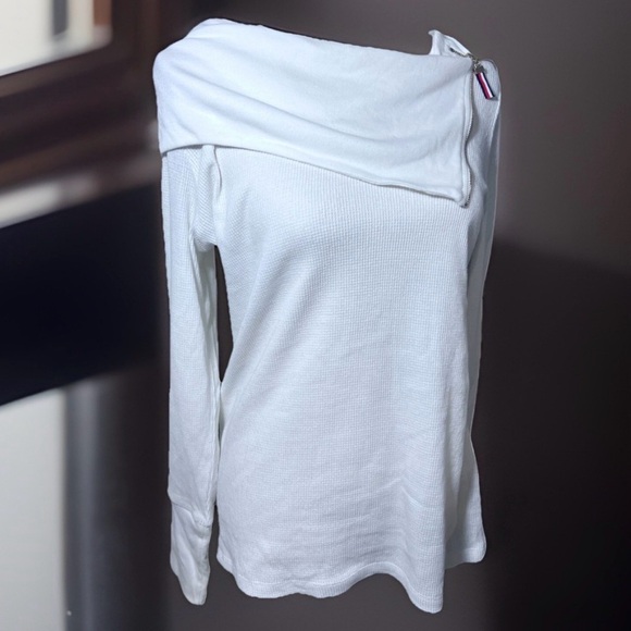 Tommy Hilfiger White Long Sleeve Top size M Zip Cowl Neck Winter Thermal Shirt - Picture 1 of 8